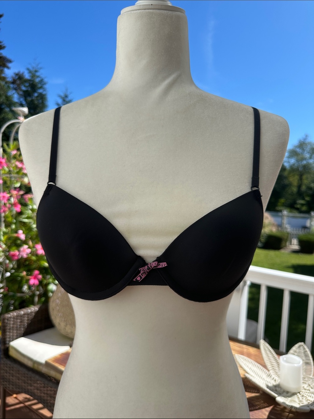 NWT Vintage Pink Victoria’s Secret Black T-Shirt Bra with Light Padding